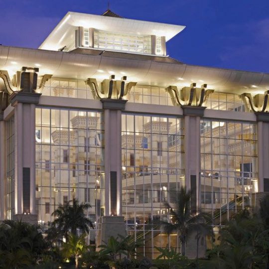 https://hse.com.bn/wp-content/uploads/2015/10/004531-01-hotel-entrance-glass-wall-540x540.jpg